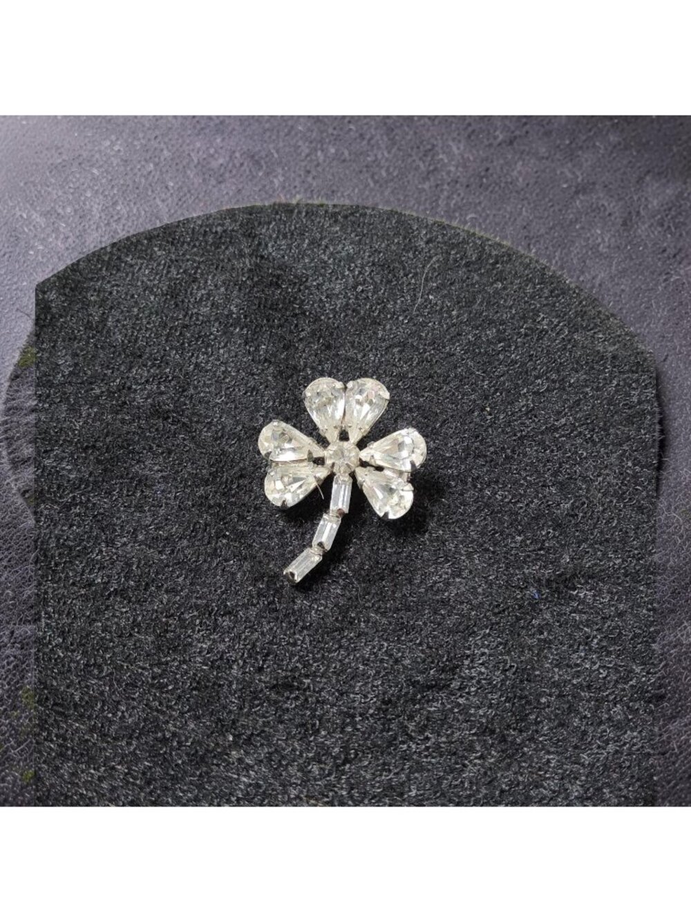Vintage 1950s Clear Crystals Clover Four Leaf Mid Century Beautiful Brooch